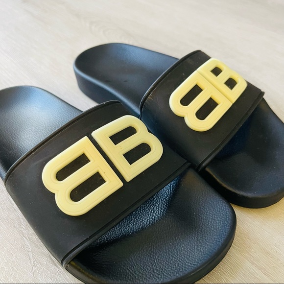 BALENCIAGA BB LOGO GLOW IN THE DARK POOL SLIDES - Picture 2 of 10